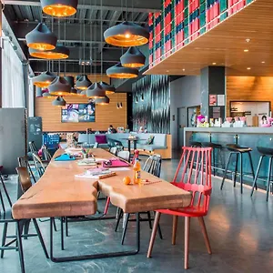 Moxy Aberdeen Airport Hotel Dyce