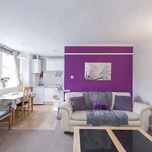 Apartment Writers View, Royal Mile, Edinburgh