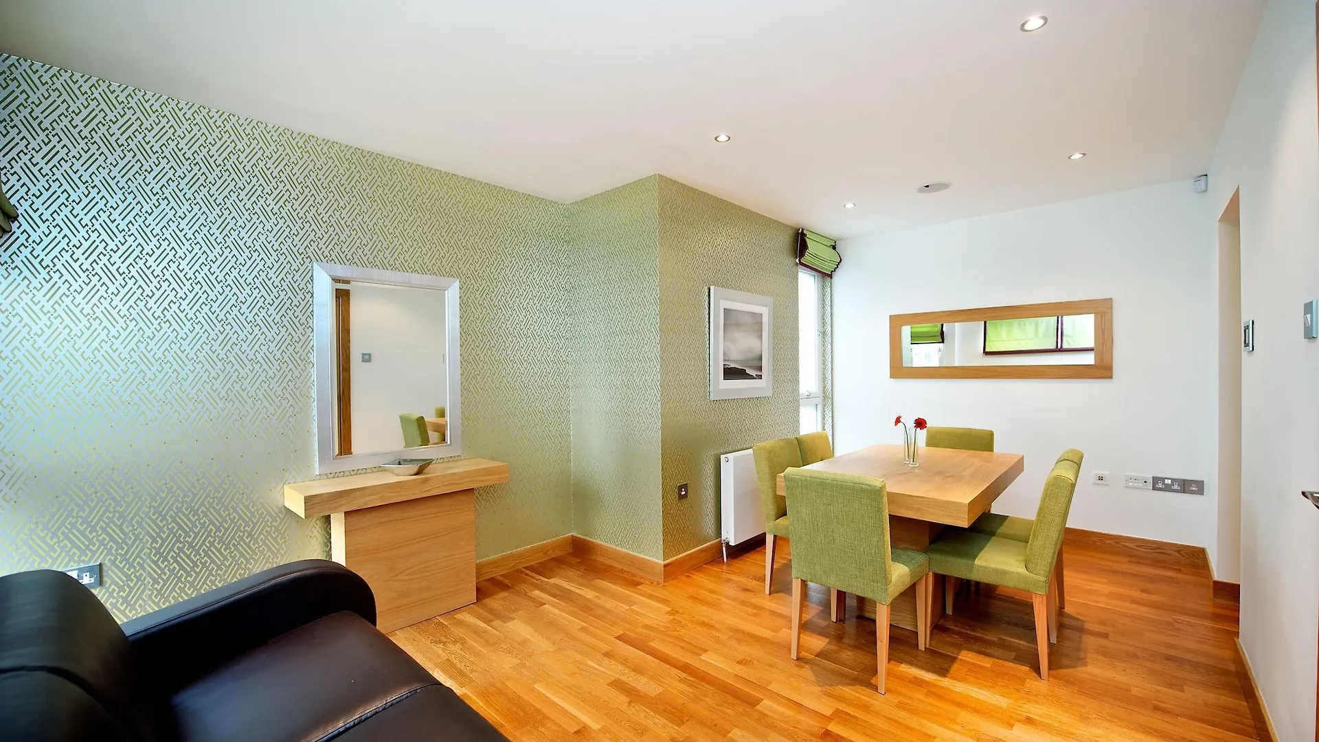 Staycity Aparthotels Edinburgh West End 4*,