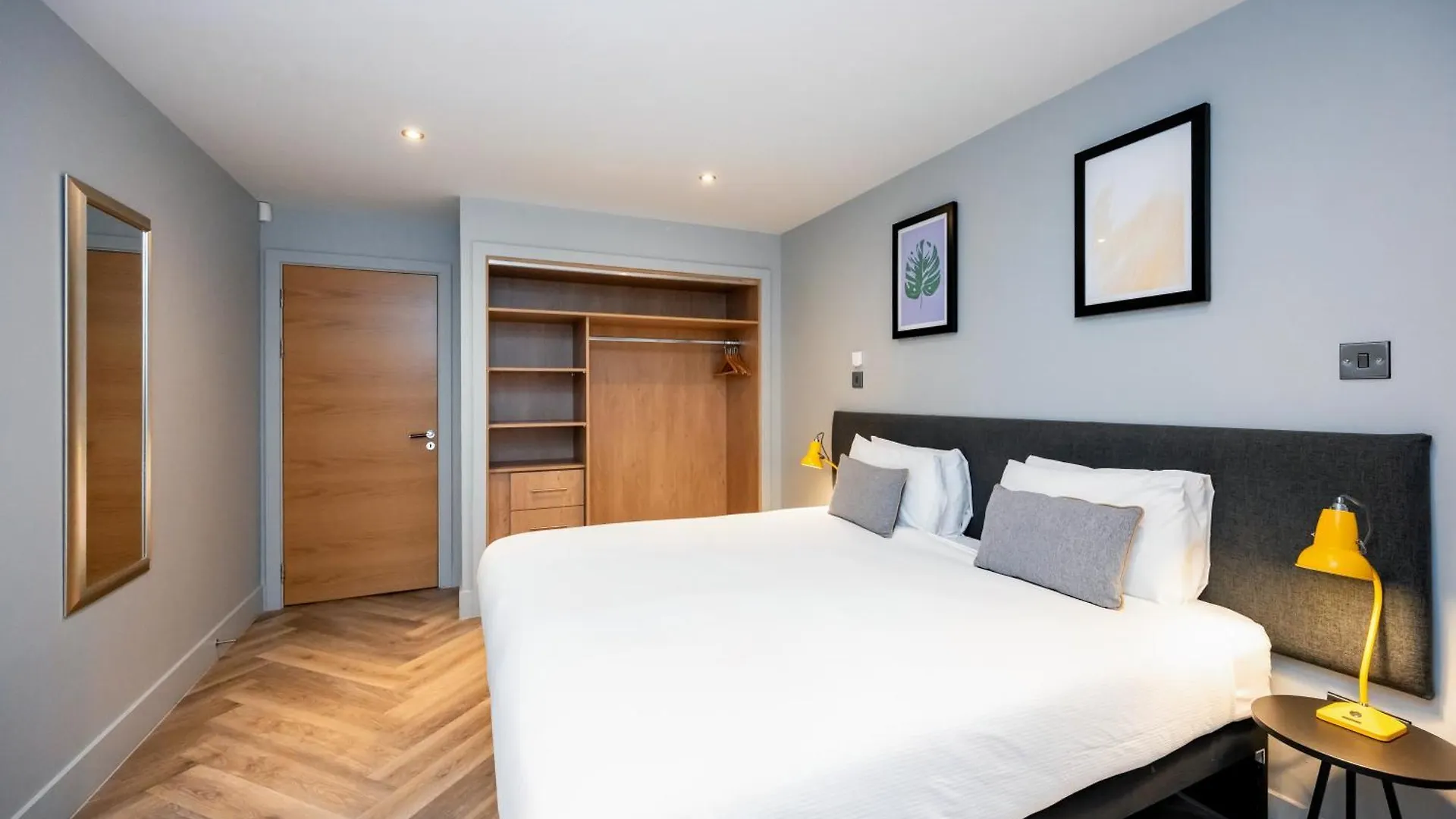 Staycity Aparthotels Edinburgh West End 4*,
