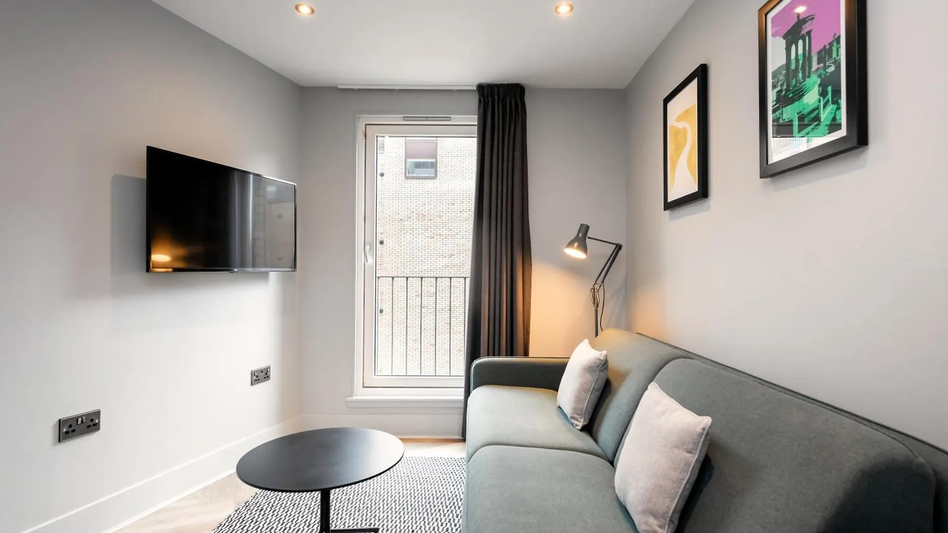 Staycity Aparthotels Edinburgh West End 4*,