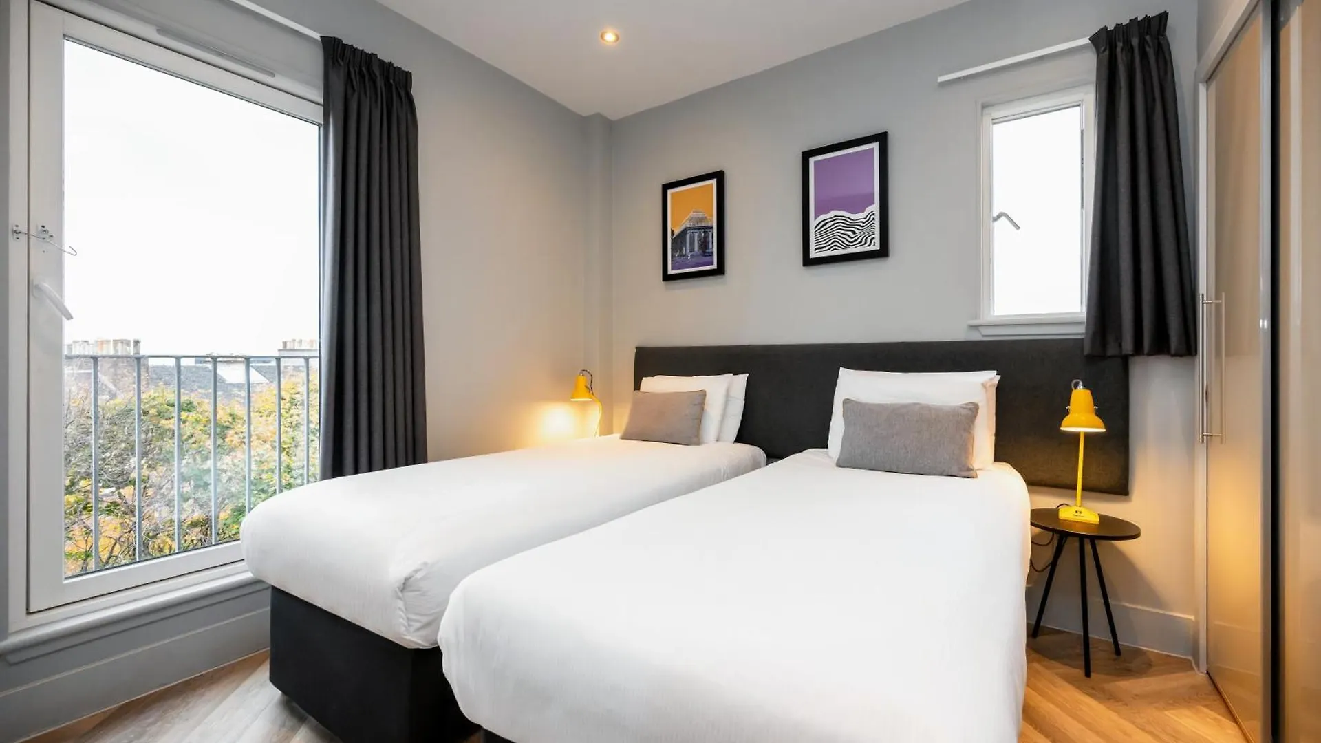 Staycity Aparthotels Edinburgh West End 4*,