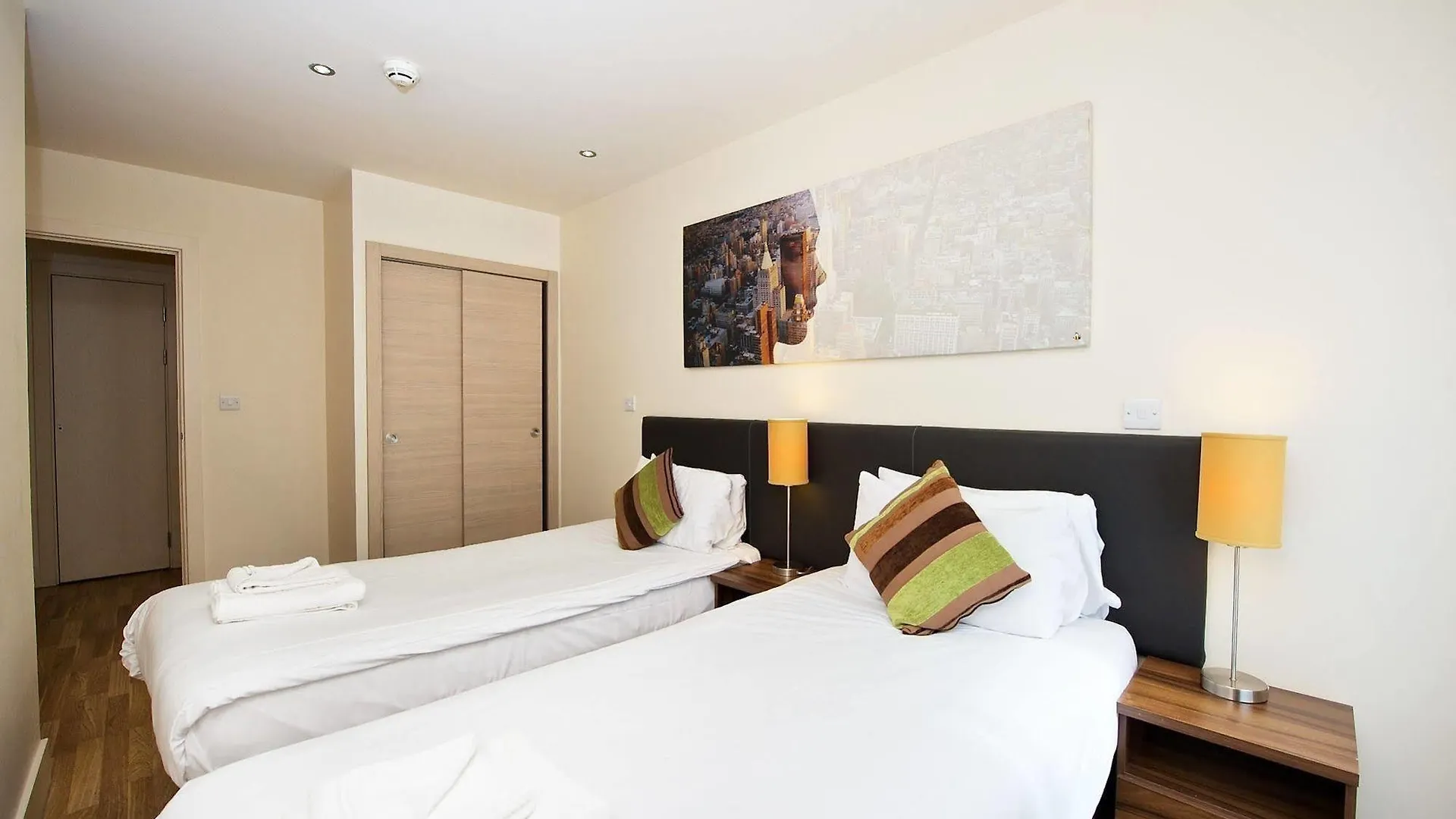 Staycity Aparthotels Edinburgh West End 4*,